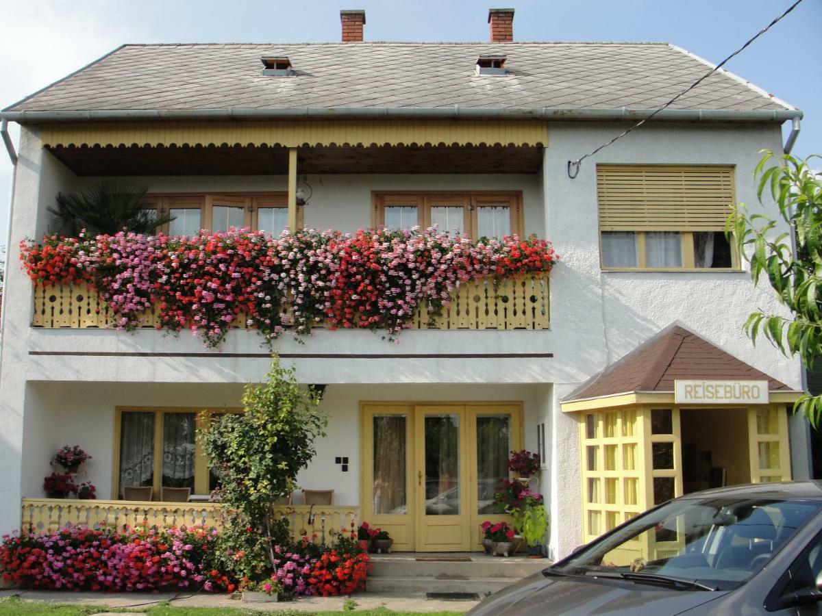 Villa Gerania Haz à Vonyarcvashegy Extérieur photo